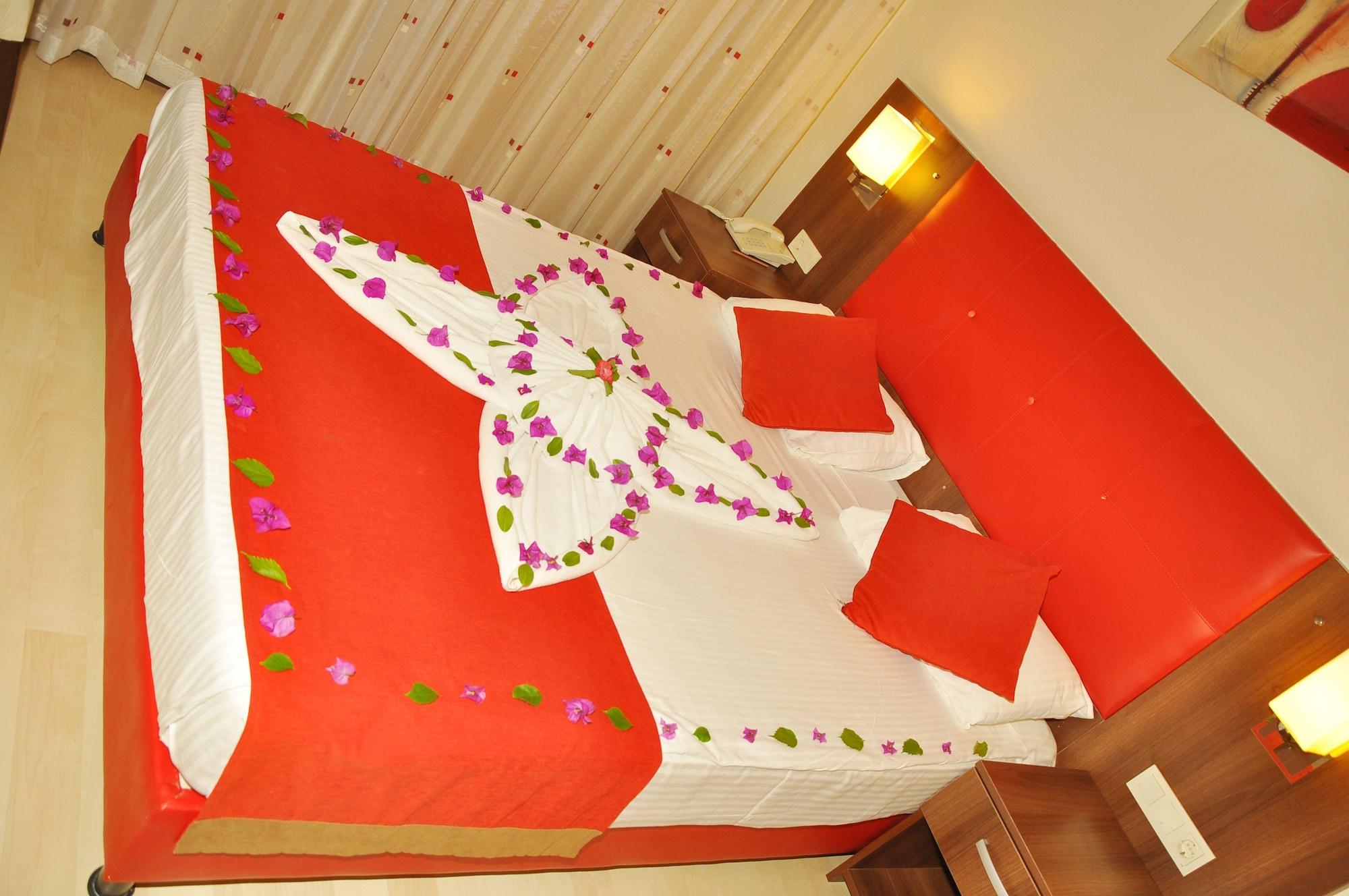 Kum Hotel Side