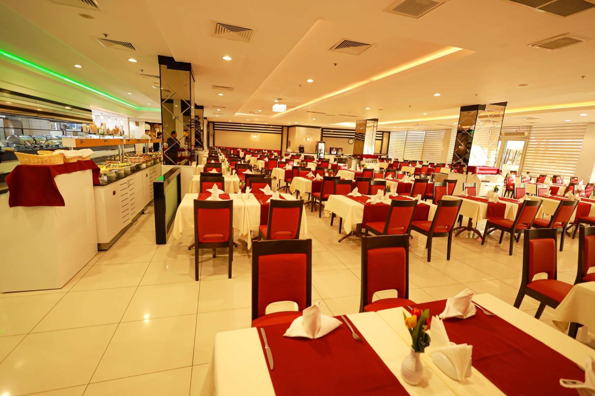 Kum Hotel 5*