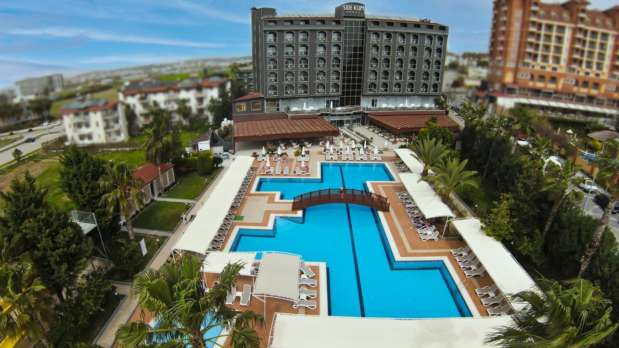 Kum Hotel Side