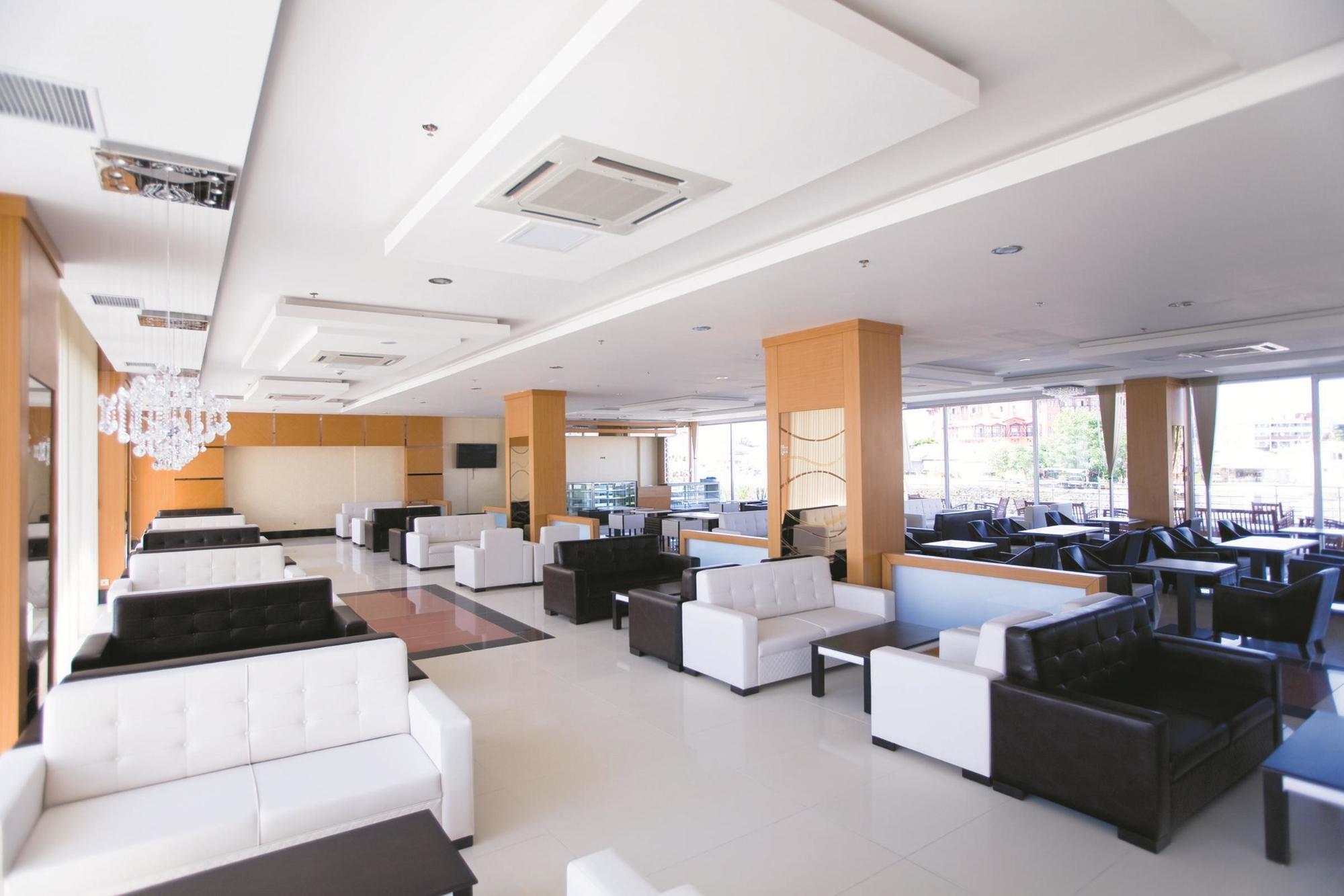 Kum Hotel